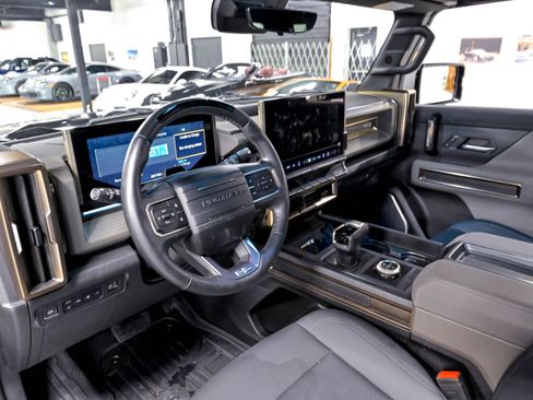 Used 2024 GMC Hummer EV 3X AWD/4WD image 8