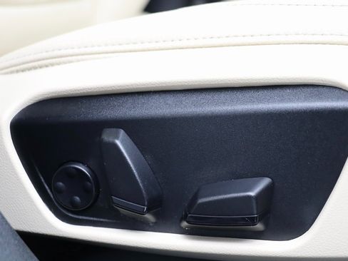 Used 2017 BMW X1 xDrive28i image 22