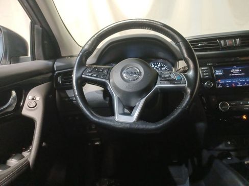 Used 2022 Nissan Rogue Sport SV w/ Technology Package image 11