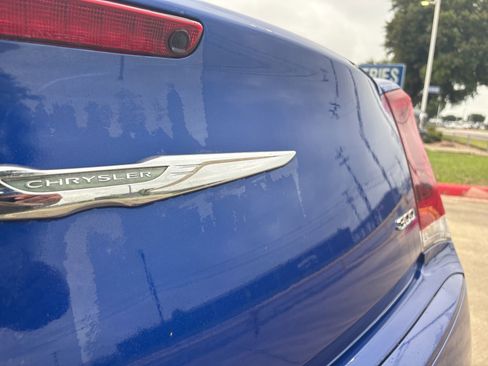 Used 2019 Chrysler 300 Touring w/ Sport Appearance Package RWD image 5