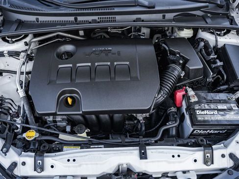 Used 2015 Toyota Corolla LE image 15