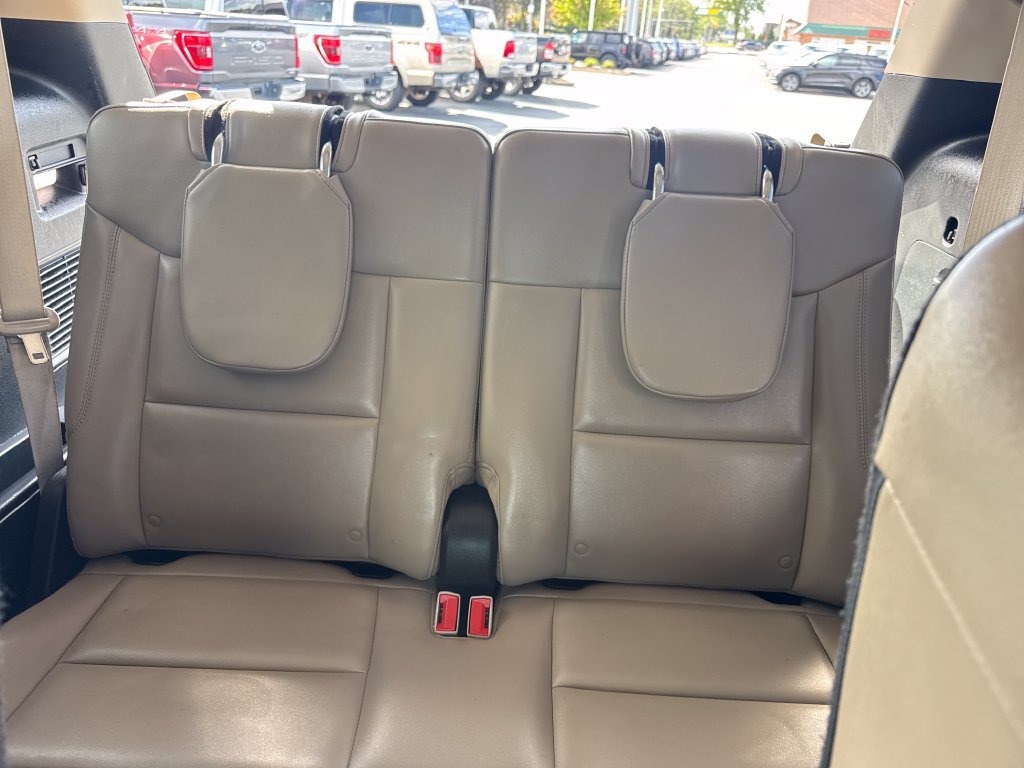 Used 2023 Ford Explorer XLT w/ Equipment Group 202A AWD/4WD image 19