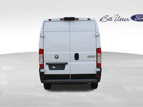 Used 2024 RAM ProMaster 2500 w/ Convenience Group FWD image 6