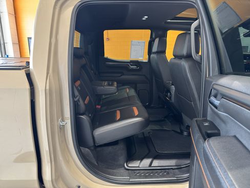 Used 2022 GMC Sierra 1500 AT4 w/ AT4 Premium Package AWD/4WD image 22