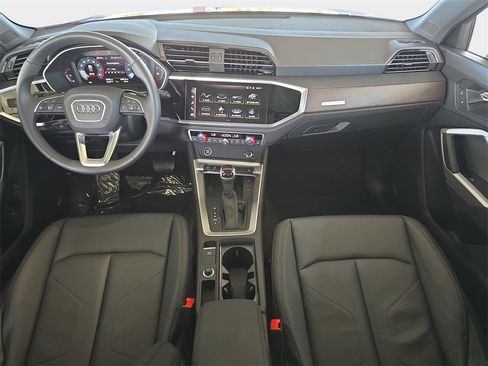 Certified 2025 Audi Q3 2.0T Premium w/ Convenience Package image 9