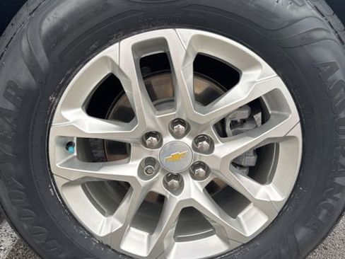 Used 2020 Chevrolet Traverse LT w/ Driver Confidence II Package AWD/4WD image 12