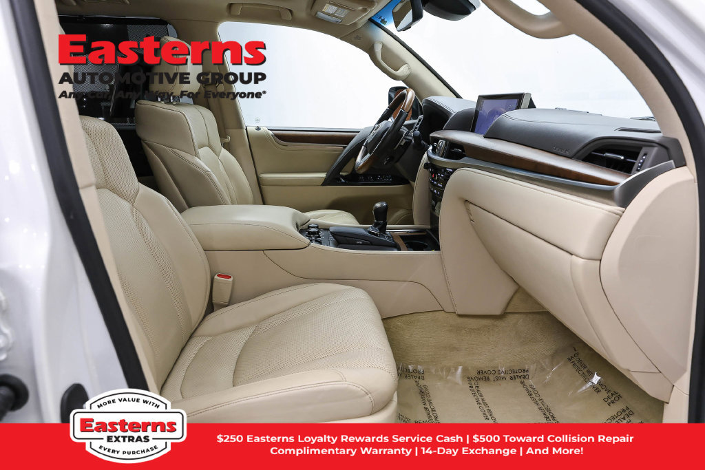 Used 2021 Lexus LX 570 4WD w/ Luxury Package image 31