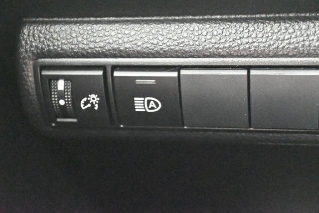Used 2022 Toyota Corolla LE FWD image 21