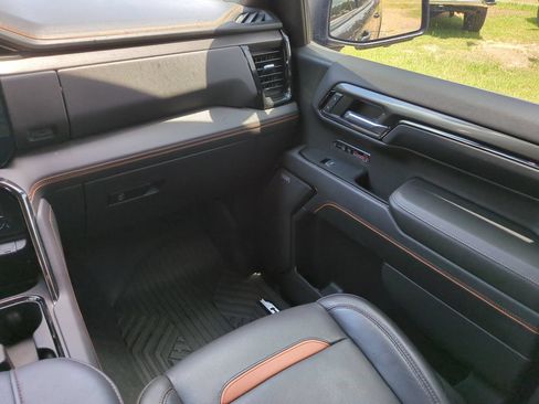 Used 2023 GMC Sierra 1500 AT4 w/ AT4 Premium Package AWD/4WD image 17