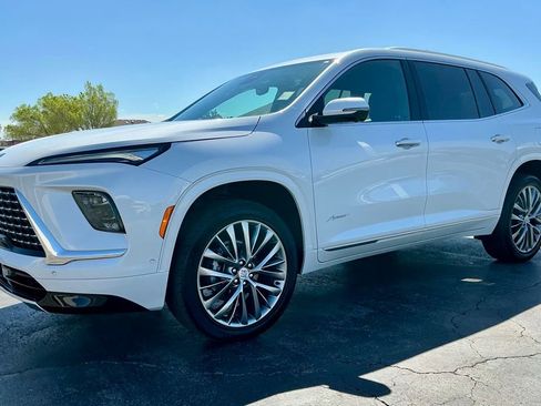 Used 2025 Buick Enclave Avenir w/ Super Cruise Package image 6