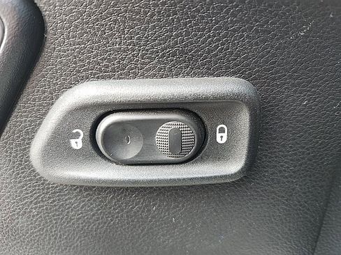 Certified 2016 Jeep Wrangler Sahara w/ Connectivity Group image 19