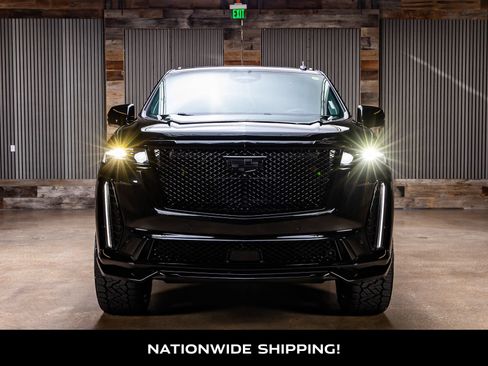 Used 2023 Cadillac Escalade ESV V AWD/4WD image 4