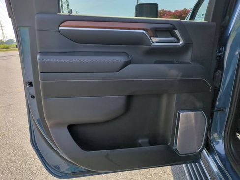 Used 2024 GMC Sierra 2500 Denali w/ Technology Package AWD/4WD image 29