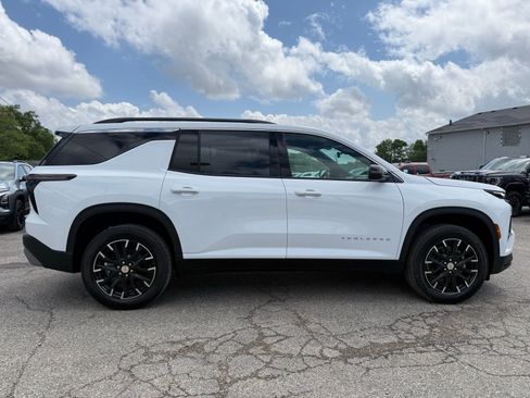 New 2026 Chevrolet Traverse LT w/ Sun and Wheel Package AWD/4WD image 10