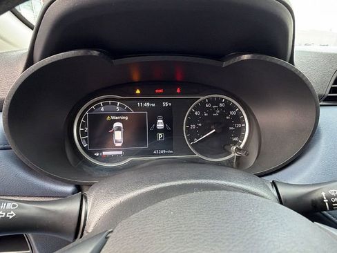 Used 2023 Nissan Versa SV image 29