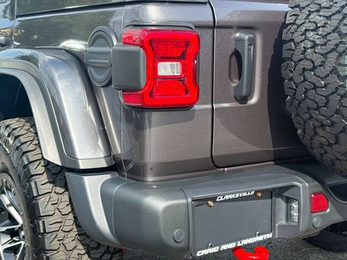 Used 2026 Jeep Wrangler Unlimited Rubicon AWD/4WD image 15