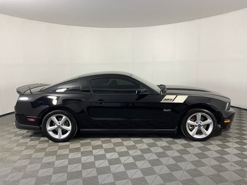 Used 2012 Ford Mustang GT image 2