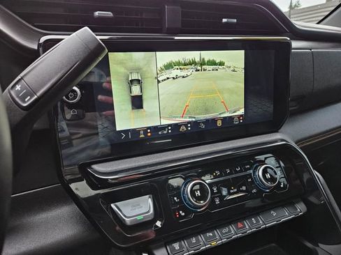 Used 2024 GMC Sierra 3500 AT4 w/ AT4 Preferred Package image 34