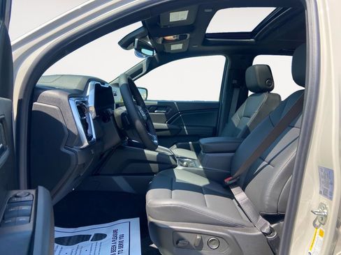 New 2026 GMC Canyon Elevation w/ Convenience Package RWD image 9