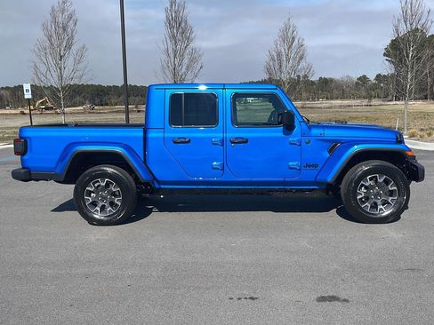 New 2026 Jeep Gladiator Sport image 8