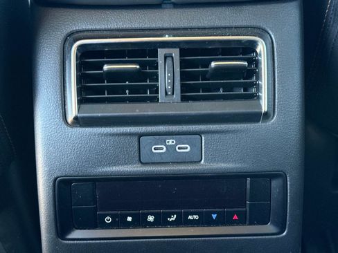 Certified 2025 MAZDA CX-90 3.3 Turbo w/ Preferred Package image 18