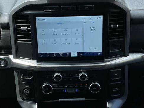 Used 2022 Ford F150 Lariat RWD image 18