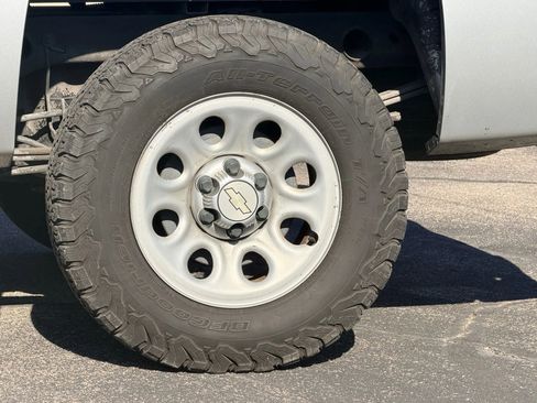Used 2010 Chevrolet Silverado 1500 W/T w/ Skid Plate Package image 27