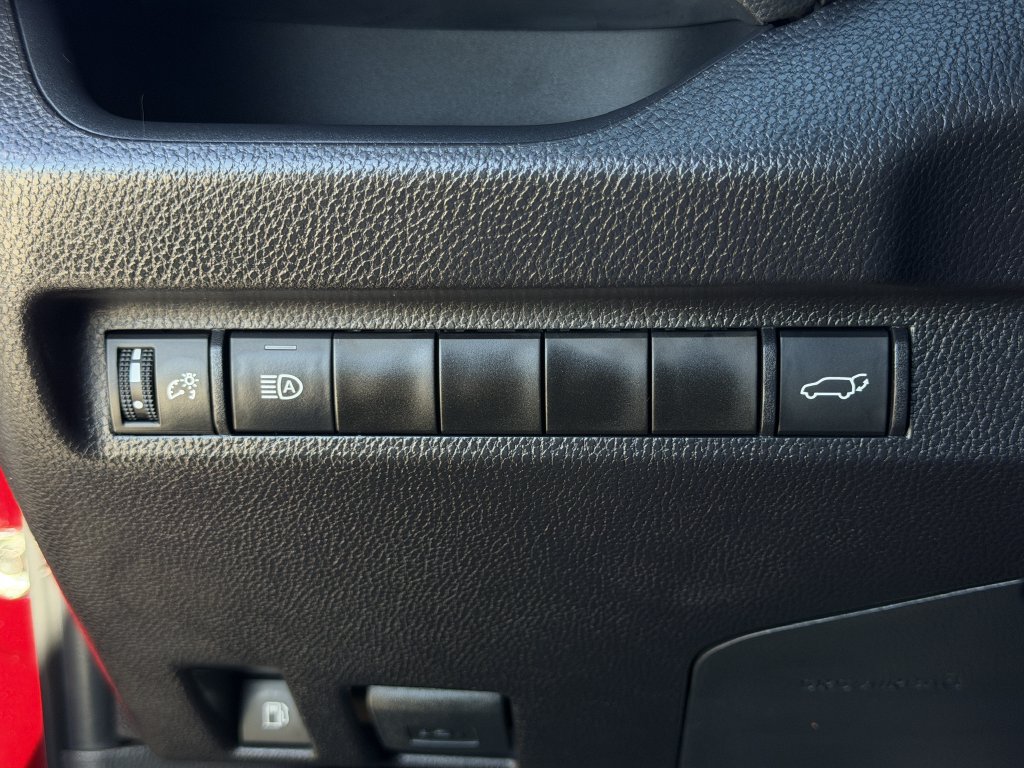 Used 2025 Toyota RAV4 XLE w/ Convenience Package AWD/4WD image 23