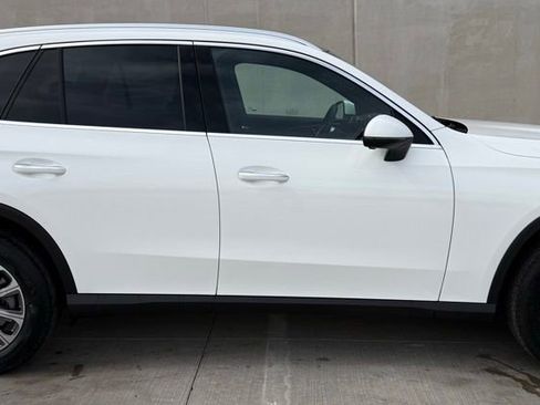 Used 2026 Mercedes-Benz GLC 300 4MATIC image 3