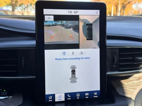 Used 2020 Ford Explorer Platinum w/ Premium Technology Package image 41