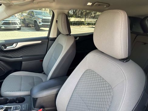 Used 2020 Ford Escape SE image 20