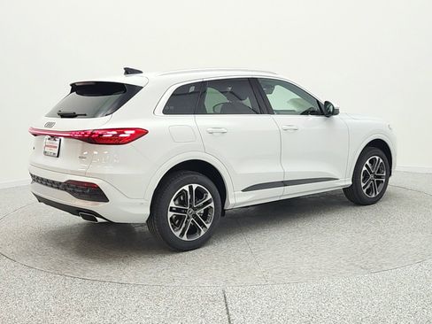 New 2025 Audi Q5 Premium image 5