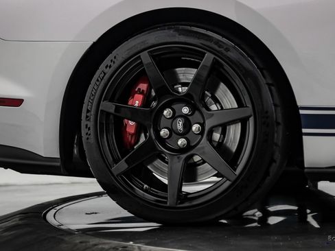 Used 2019 Ford Mustang Shelby GT350R w/ GT350R Equipment Group 920A RWD image 89