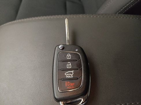 Used 2019 Hyundai Tucson SE image 32