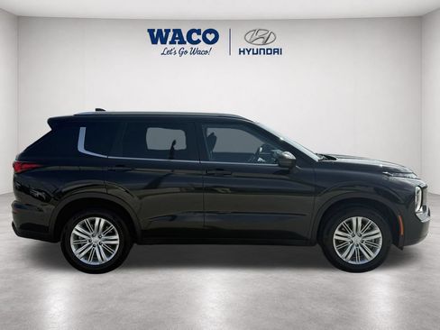 Used 2024 Mitsubishi Outlander ES FWD image 9