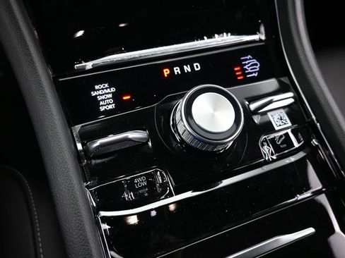 Used 2024 Jeep Grand Cherokee Overland w/ Luxury Tech Group IV image 27