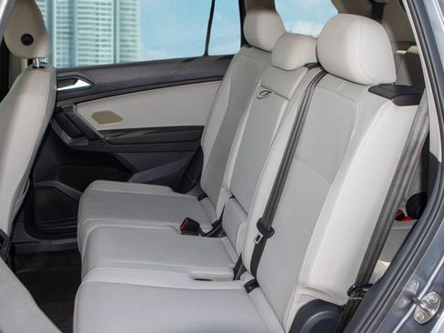 Used 2019 Volkswagen Tiguan SEL image 18