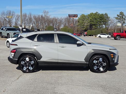 Used 2025 Hyundai Kona SEL image 6