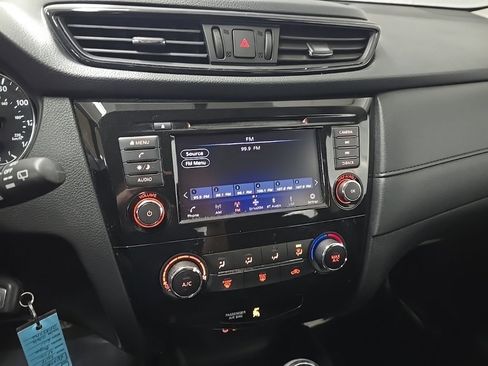 Used 2018 Nissan Rogue S image 24