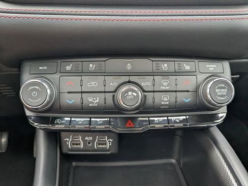 Used 2024 Dodge Durango GT AWD/4WD image 5