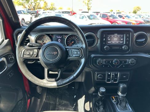 Used 2018 Jeep Wrangler Unlimited Sport S AWD/4WD image 3