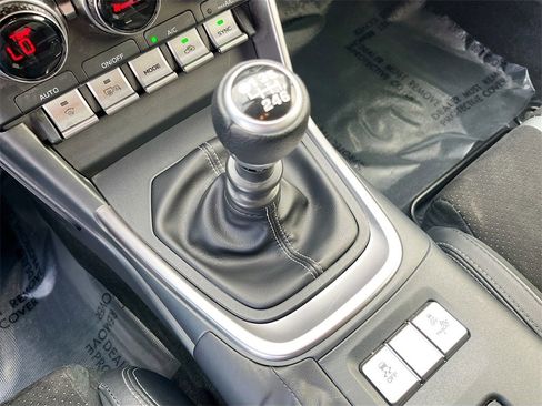 Used 2023 Toyota GR86 Premium image 16