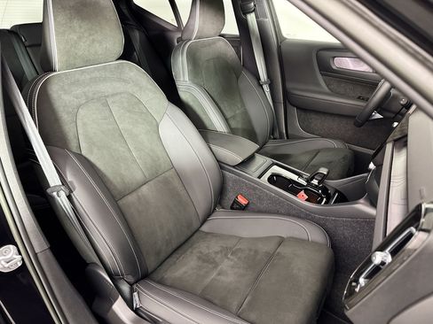 Used 2023 Volvo XC40 Recharge Plus AWD/4WD image 35