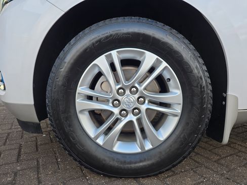 Used 2018 Buick Enclave Essence image 12