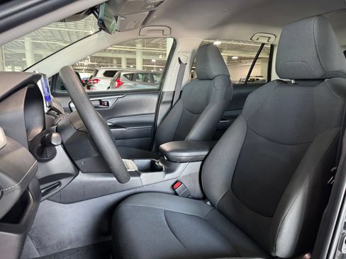 Used 2024 Toyota RAV4 LE AWD/4WD image 16