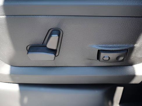 New 2026 RAM 2500 Laramie AWD/4WD image 16