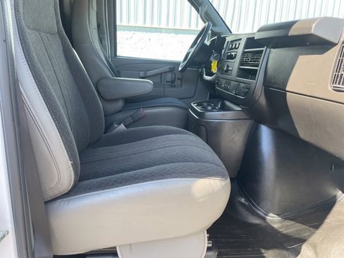 Used 2024 Chevrolet Express 2500 Work Van w/ Driver Convenience Package image 20