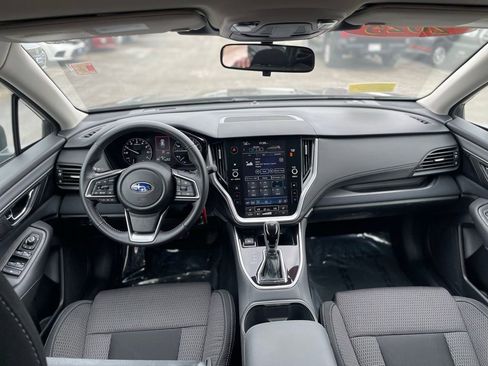 Used 2025 Subaru Outback Premium image 9