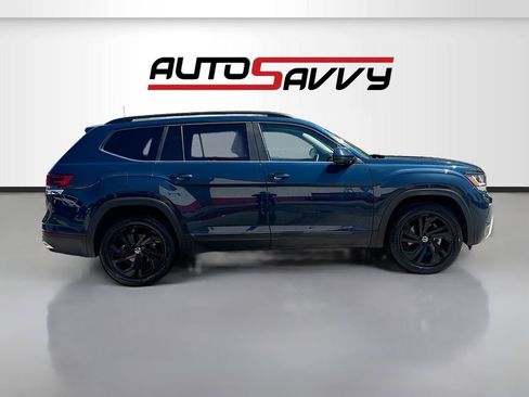 Used 2023 Volkswagen Atlas SE w/ Panoramic Sunroof Package AWD/4WD image 8