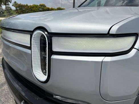 Used 2024 Rivian R1S Adventure AWD/4WD image 17